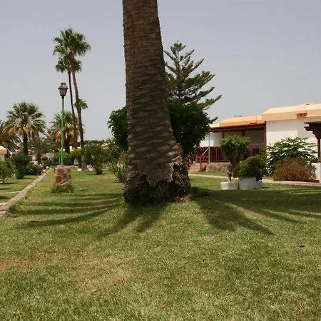 Atindana فندق